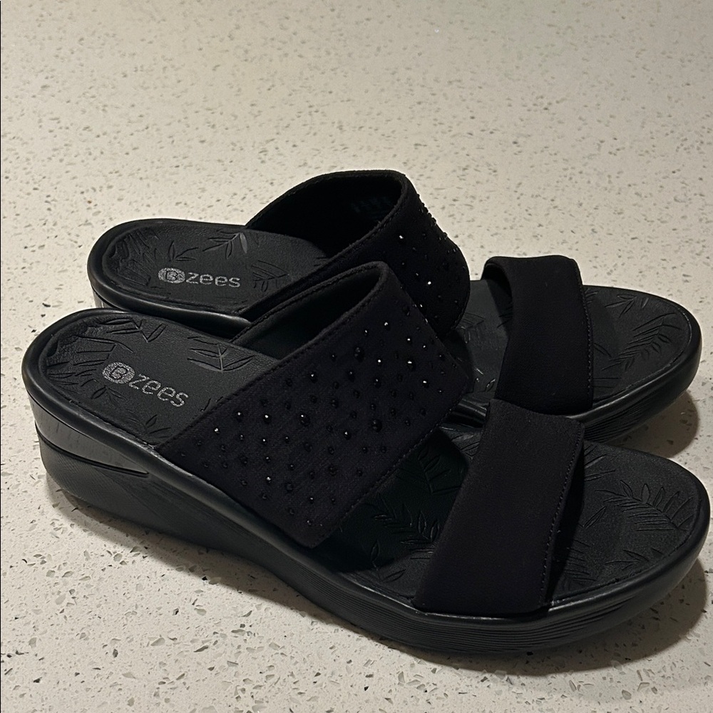 Bzees Women's Black Slide Sandals